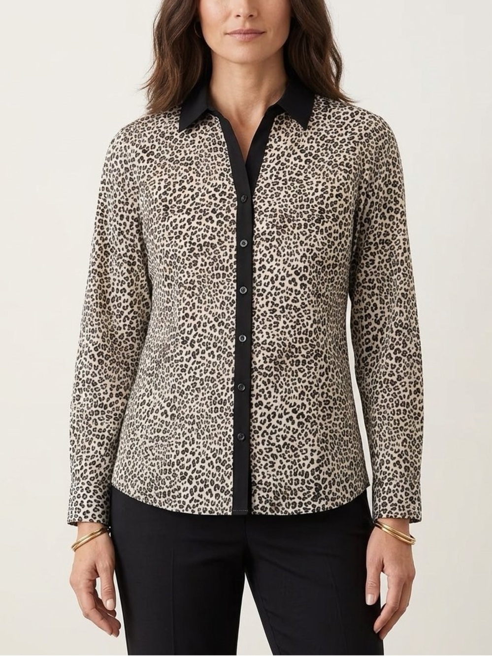 Chico's No Iron leopard print Shirt size 2 or US Medium